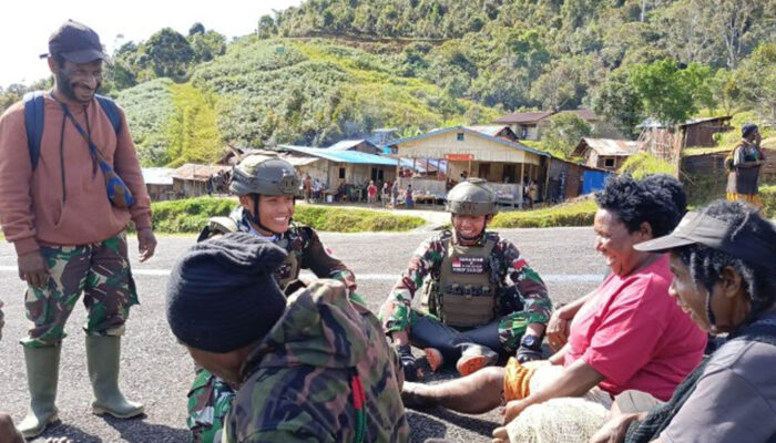 Ikatan yang Terjalin Erat Wujud Kedekatan Tanpa Batas, Satgas Yonif 512/QY dan Masyarakat Kiwirok.