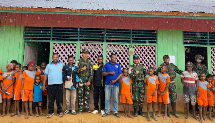 Satgas Pamtas Yonif Tingkatkan Literasi dan Kedisiplinan Siswa Perbatasan Papua