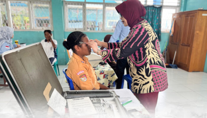 1.043 Pelajar SMP di Nabire Periksa Kesehatan Mata Gratis