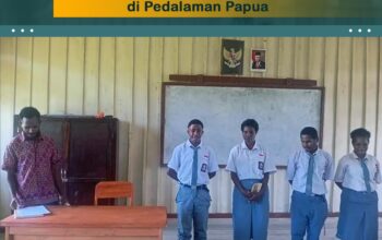 Menembus Bukit, Menyalakan Harapan: Kisah Libertus Kaleyala, Guru Muda Penjaga Cahaya Pendidikan di Pedalaman Papua